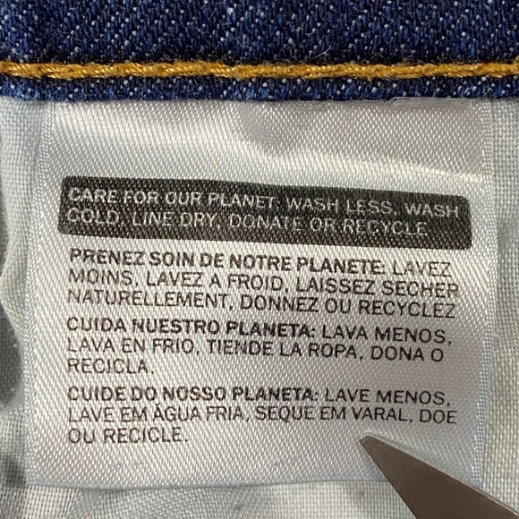 Levi's Demi Curve Mid Rise Boot Cut Dark Wash Jean - Picture 14 of 15